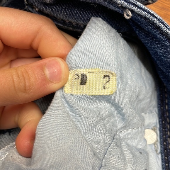 Seven7 women’s Capri blue jeans - Picture 6 of 6